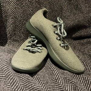 NEW Allbirds hunter green wool runners sneakers 8